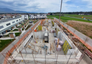 Reihenhäuser (südlicher Häuserblock) - Baustelle, Šenčur