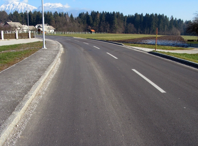 Reconstruction of the Velesovska road in ŠENČUR - 