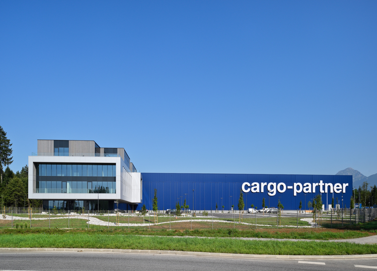 Logistični center cargo-partner pri letališču Ljubljana - 