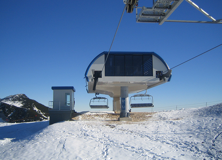 Six seat chairlift Vrh Krvavca Ski Resort KRVAVEC - 