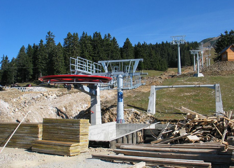 Four seat chairlift Tiha dolina Ski Resort KRVAVEC - 