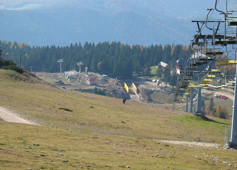 Four seat chairlift Tiha dolina Ski Resort KRVAVEC - 